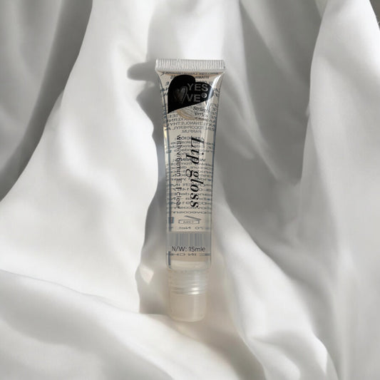 Lip gloss transparent